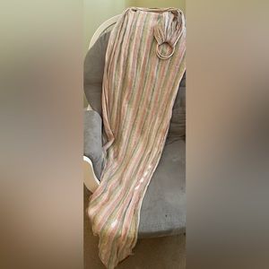 EUC Wildbird Standard Size 100% linen ring sling with gold rings.